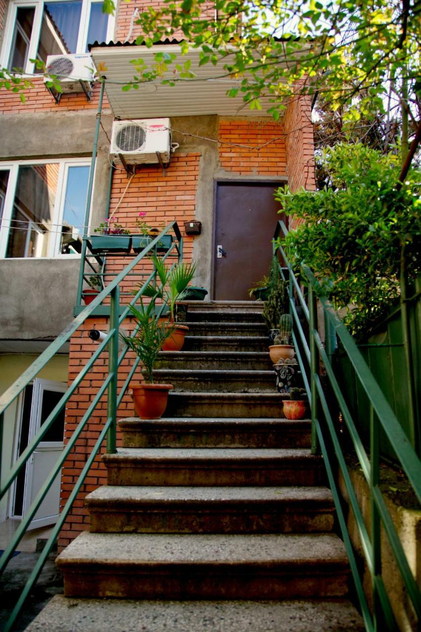 Guesthouse Different Tbilisi Luaran gambar