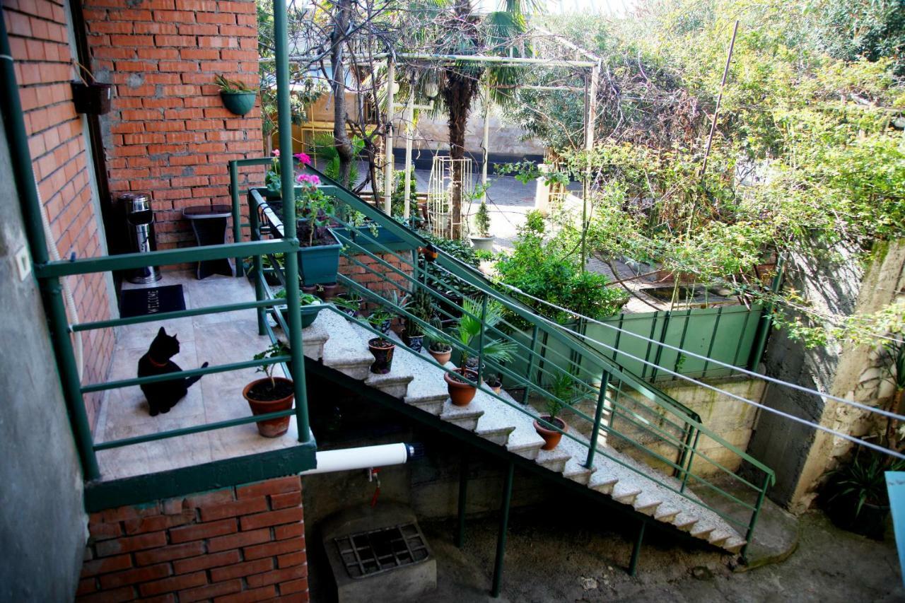 Guesthouse Different Tbilisi Luaran gambar