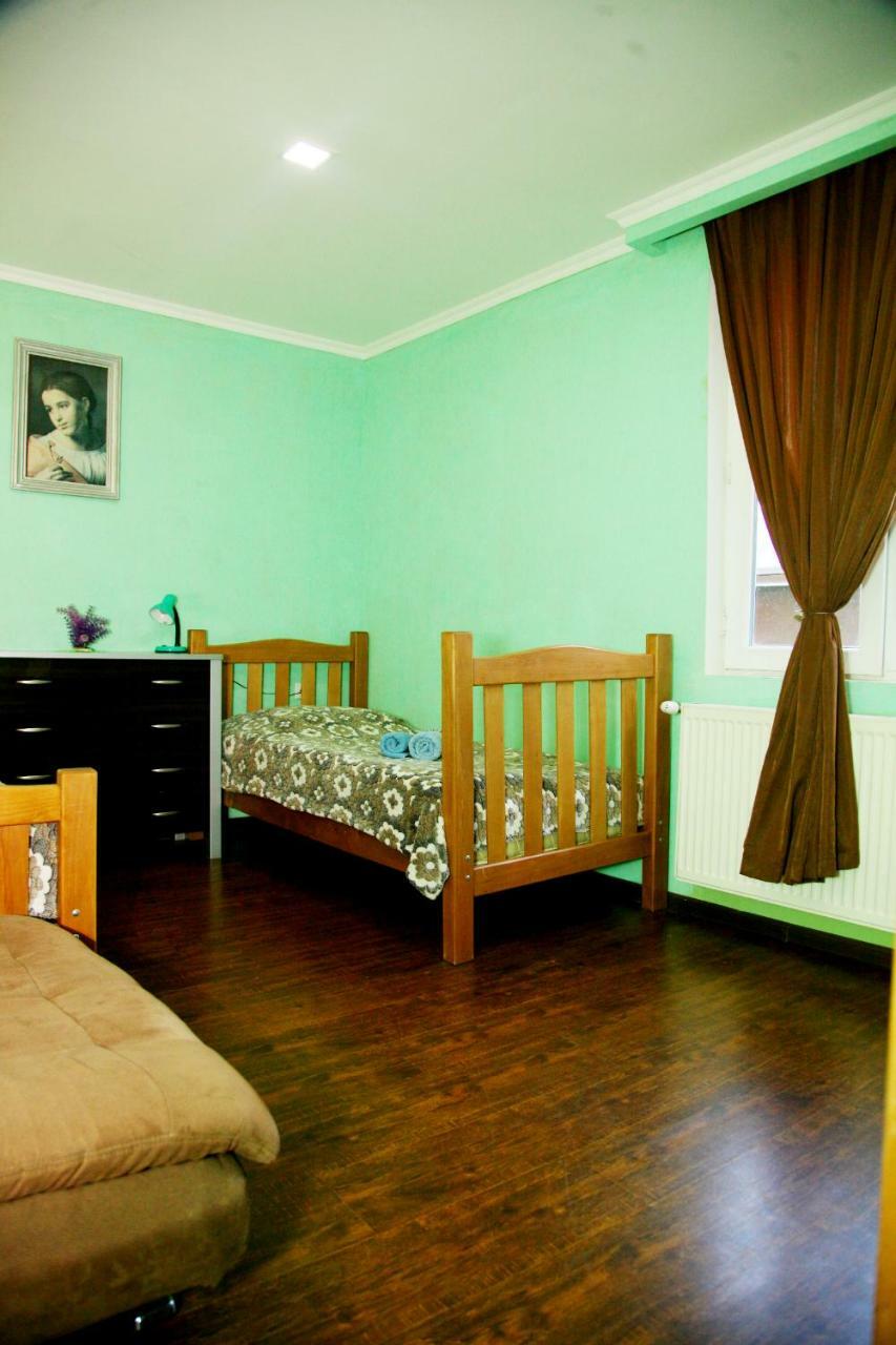 Guesthouse Different Tbilisi Luaran gambar