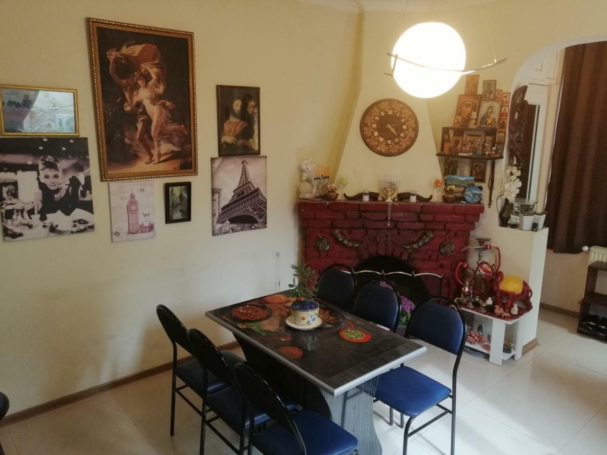 Guesthouse Different Tbilisi Luaran gambar